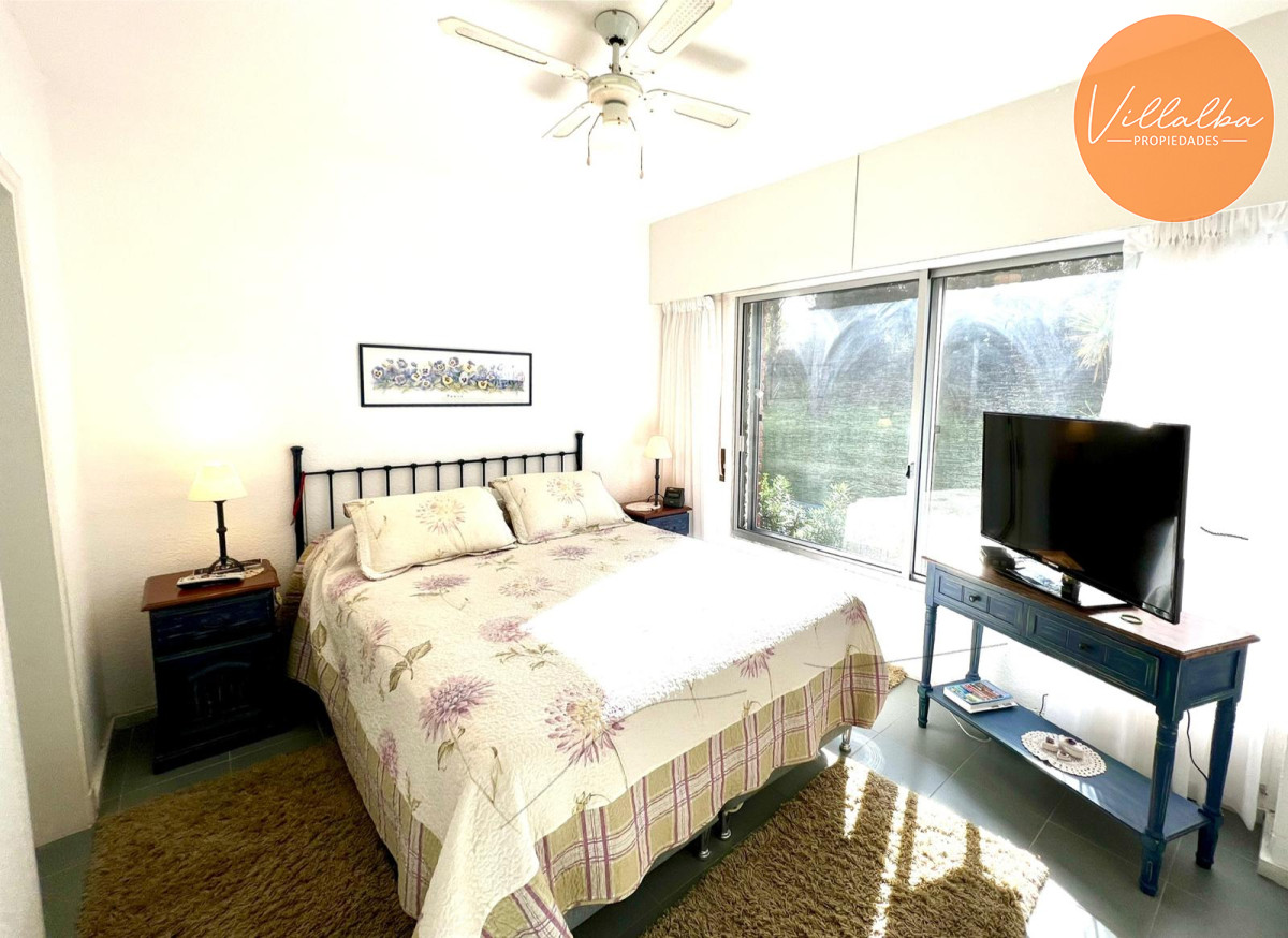 Apartamento ID.3502 - En venta, playa mansa, zona parada 16, de 3 dormitorios, con parrillero.