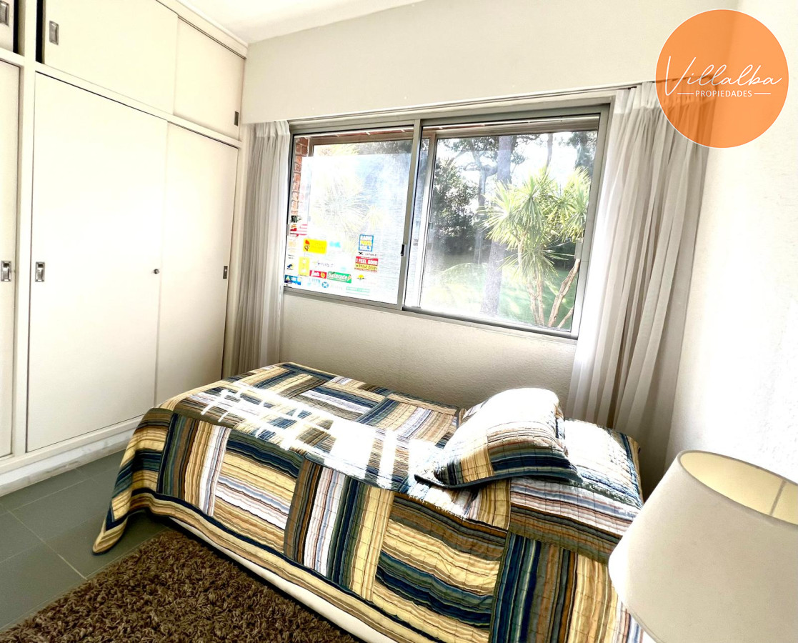 Apartamento ID.3502 - En venta, playa mansa, zona parada 16, de 3 dormitorios, con parrillero.