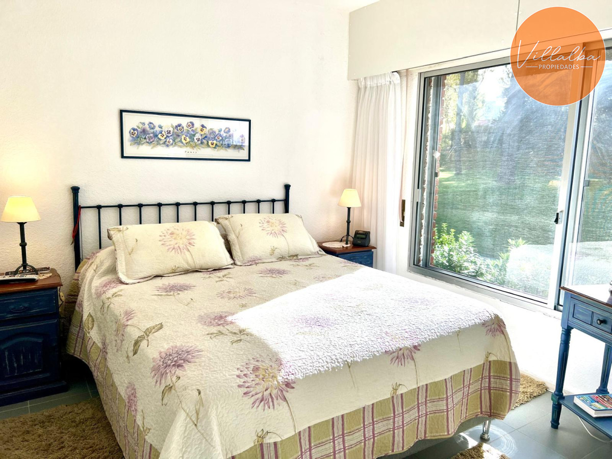Apartamento ID.3502 - En venta, playa mansa, zona parada 16, de 3 dormitorios, con parrillero.