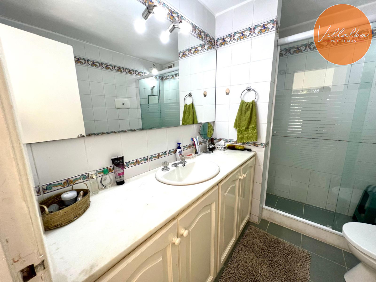 Apartamento ID.3502 - En venta, playa mansa, zona parada 16, de 3 dormitorios, con parrillero.