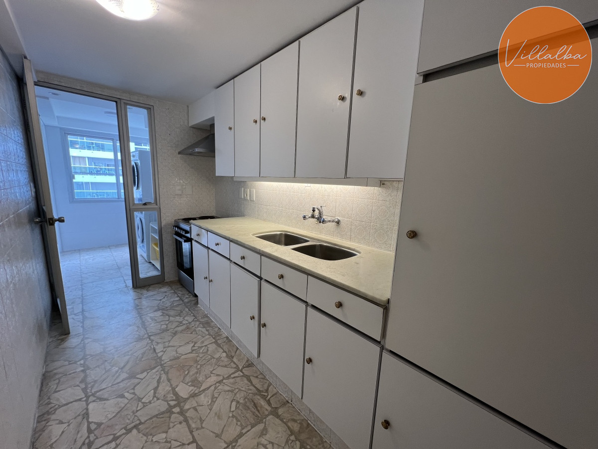 Apartamento ID.2187 - Frente al Mar, venta apartamento 2 dormitorios. 