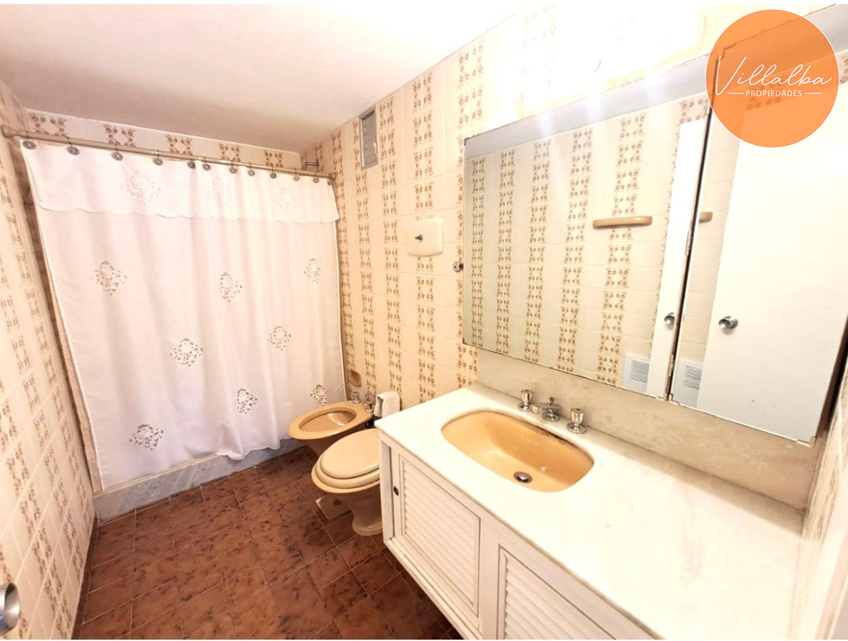 Apartamento ID.3505 - En venta primera linea playa mansa apartamento de 2 dormitorios y medio