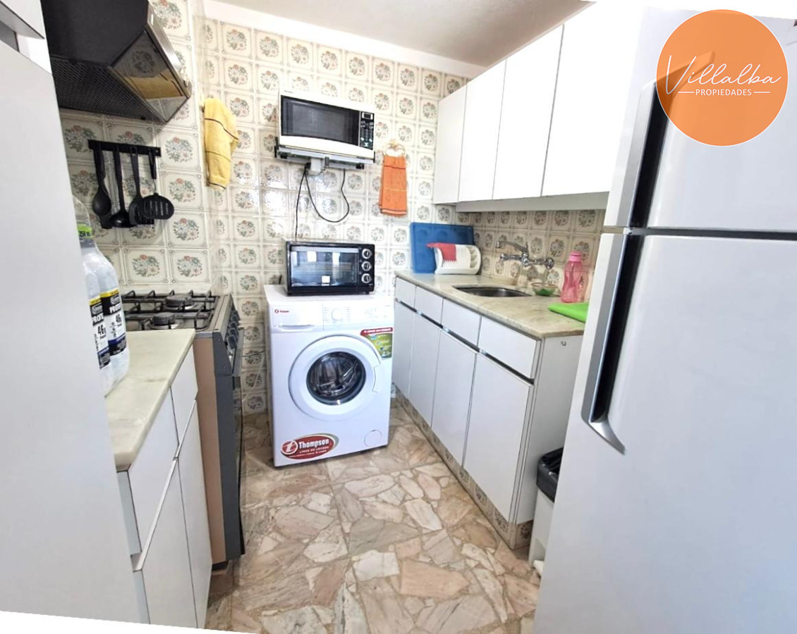 Apartamento ID.3505 - En venta primera linea playa mansa apartamento de 2 dormitorios y medio
