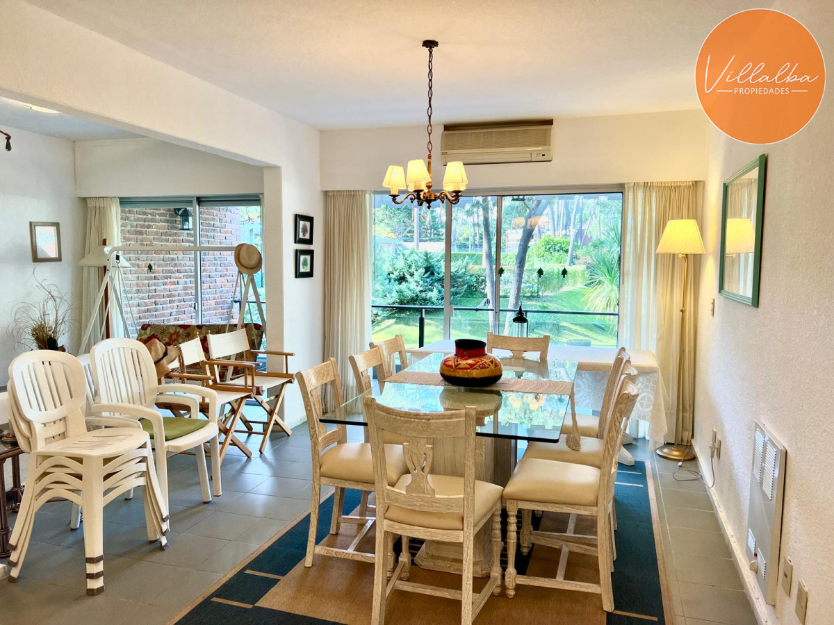Apartamento ID.3502 - En venta, playa mansa, zona parada 16, de 3 dormitorios, con parrillero.