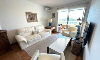 apartamento en venta zona shopping punta, 2 dormitorios y dependencia