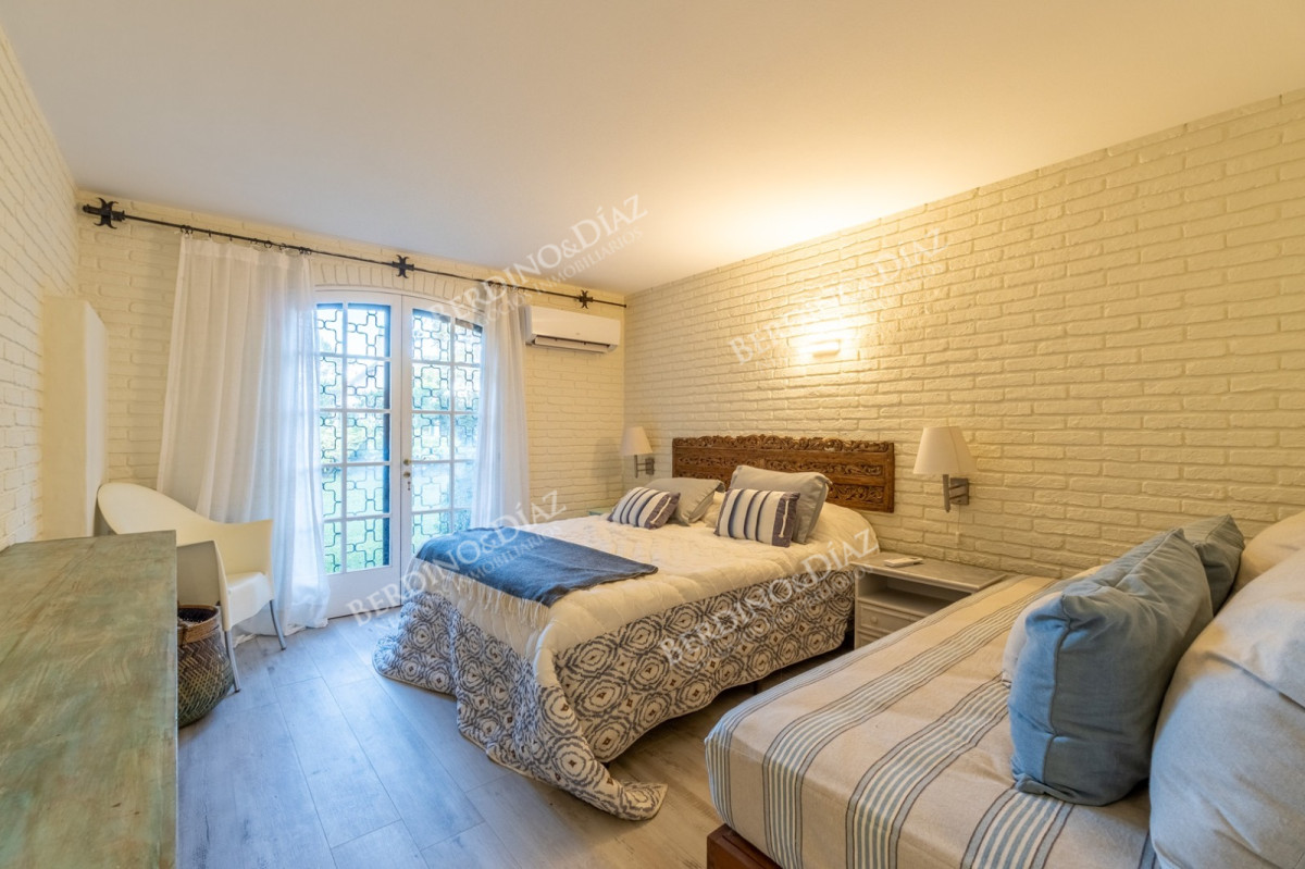 Casa ID.3142 - ESPECTACULAR CASA EN ZONA SHOPPING 