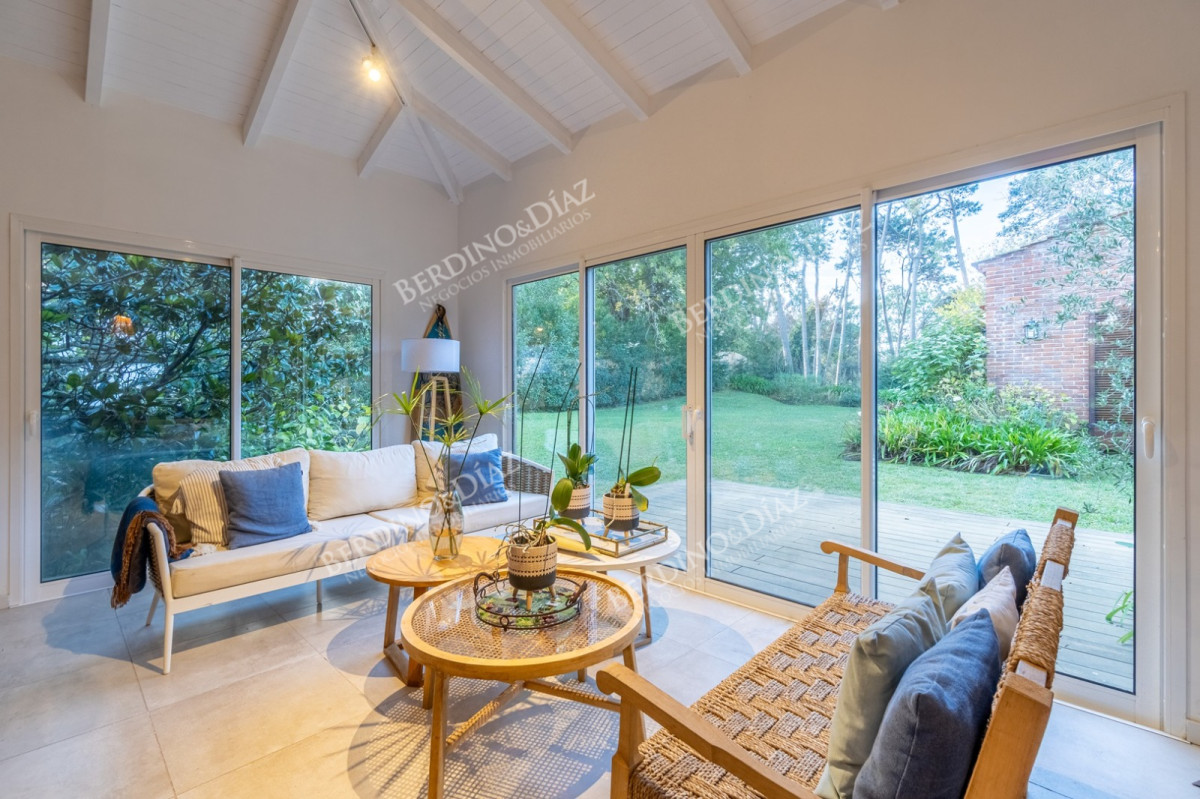 Casa ID.3142 - ESPECTACULAR CASA EN ZONA SHOPPING 