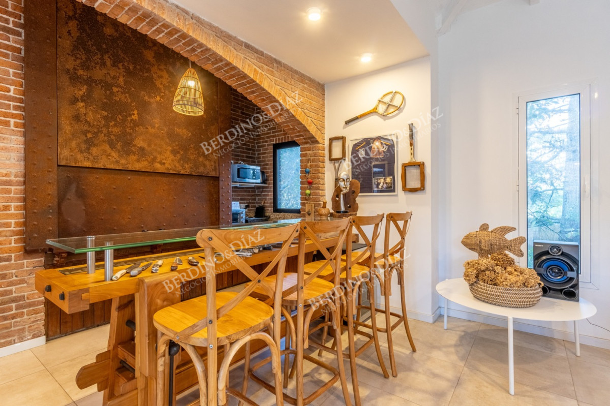 Casa ID.3142 - ESPECTACULAR CASA EN ZONA SHOPPING 