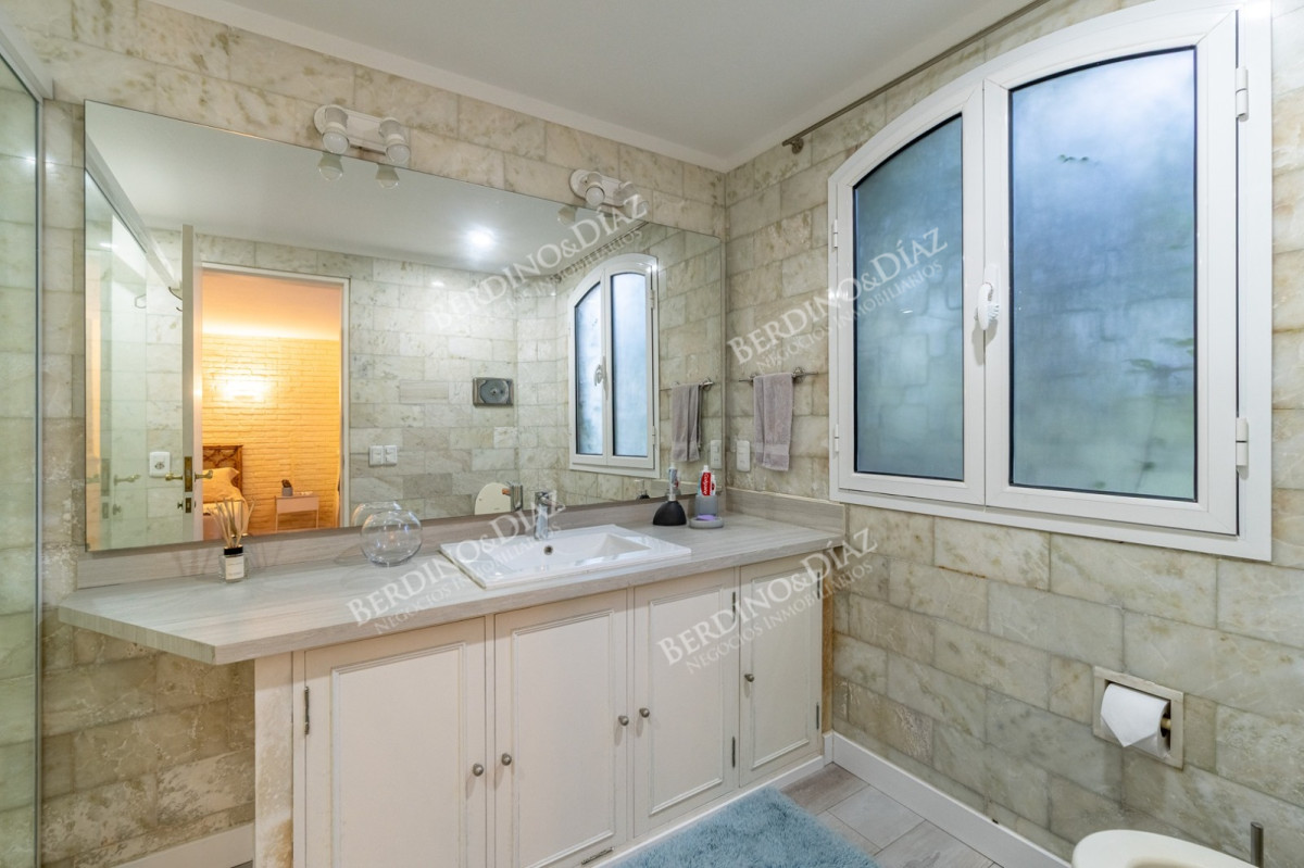 Casa ID.3142 - ESPECTACULAR CASA EN ZONA SHOPPING 
