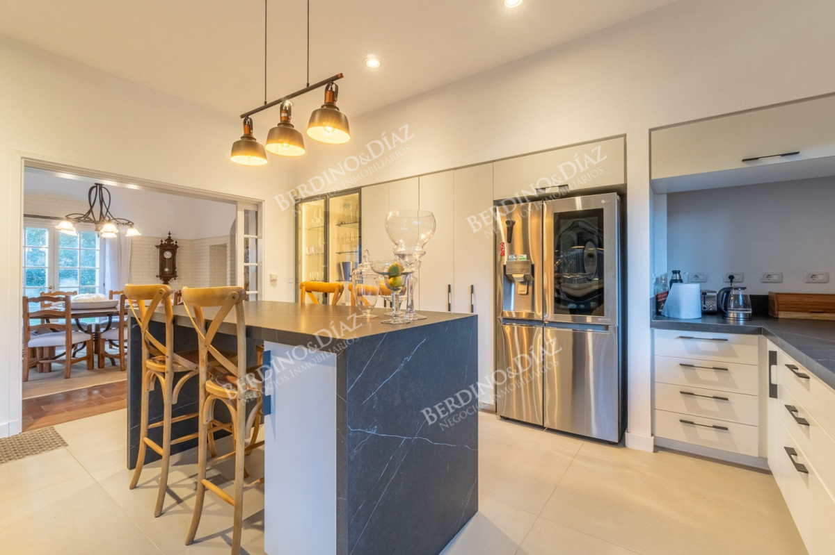 Casa ID.3142 - ESPECTACULAR CASA EN ZONA SHOPPING 