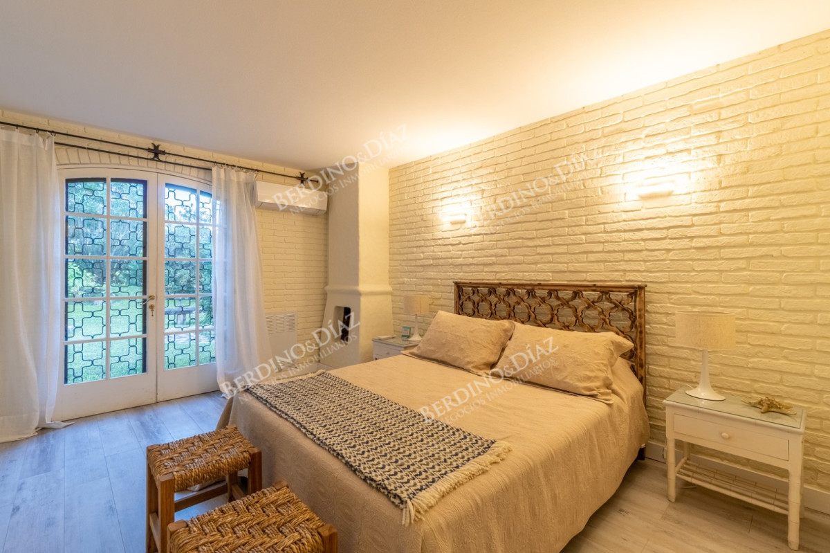 Casa ID.3142 - ESPECTACULAR CASA EN ZONA SHOPPING 