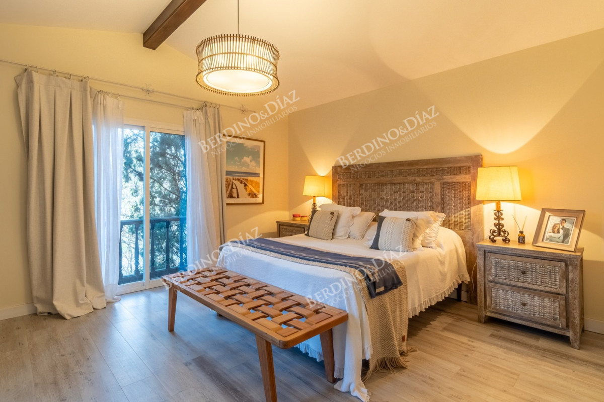 Casa ID.3142 - ESPECTACULAR CASA EN ZONA SHOPPING 