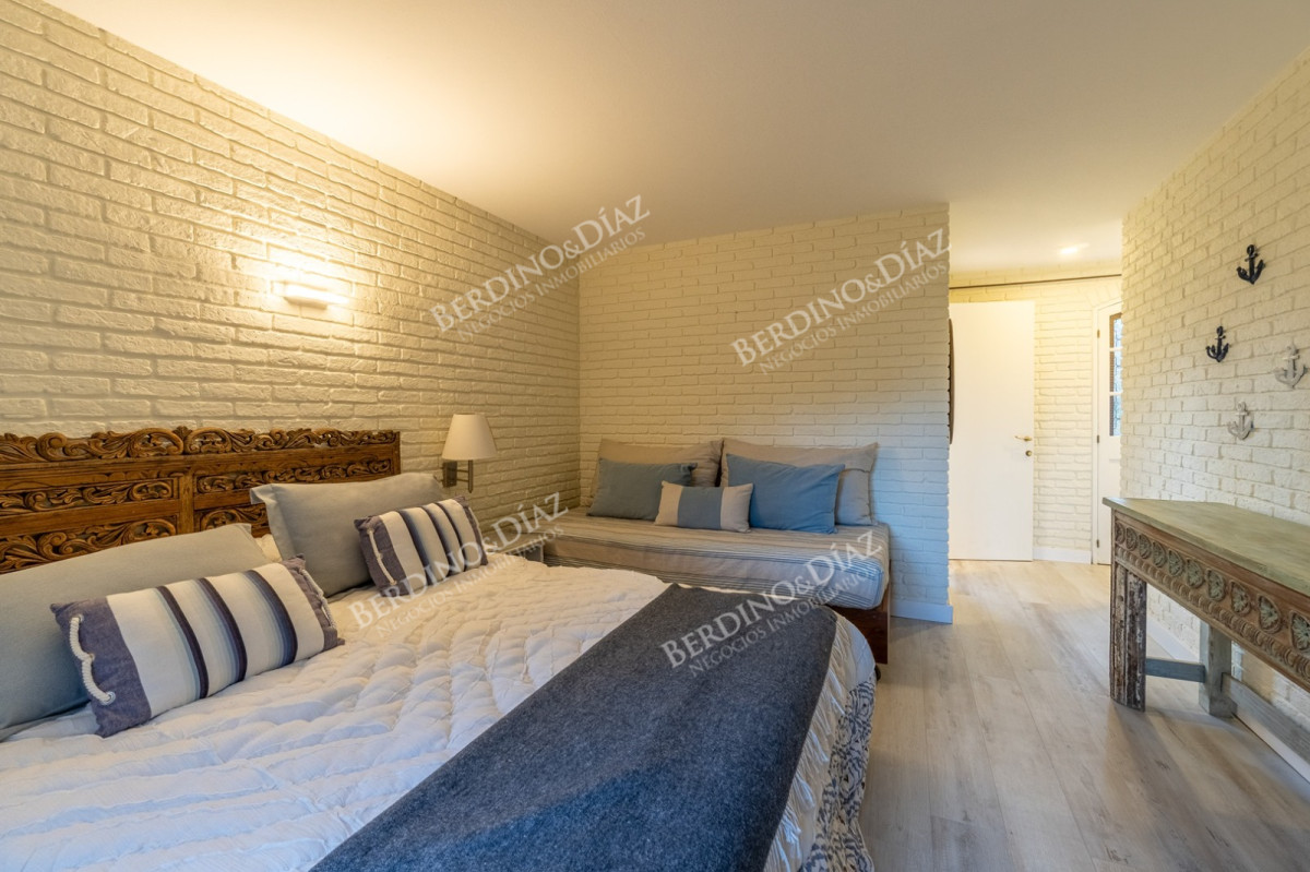 Casa ID.3142 - ESPECTACULAR CASA EN ZONA SHOPPING 