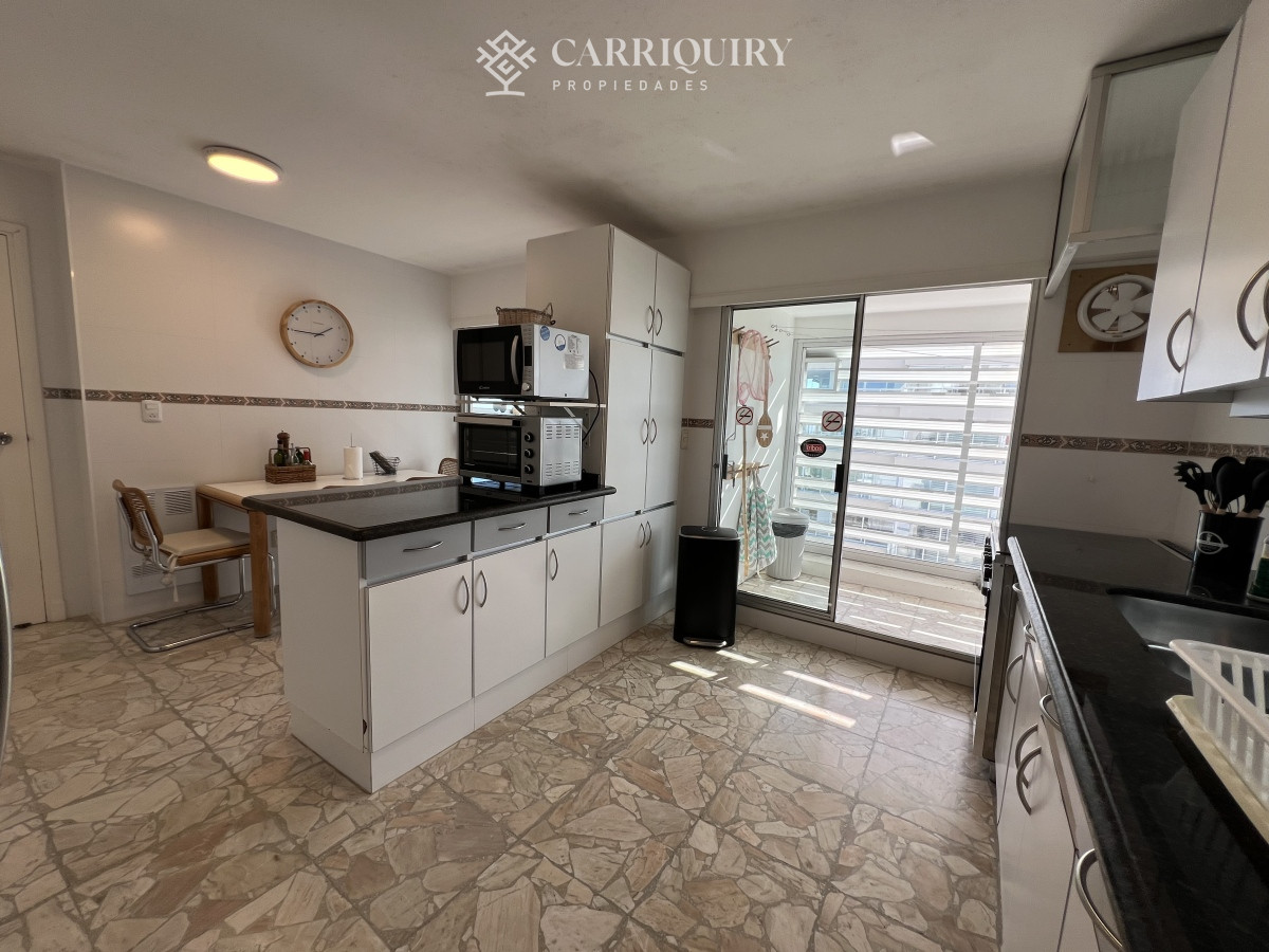 Apartamento ID.8639 - OPORTUNIDAD APARTAMENTO FRENTE AL MAR DE 3 DORMITORIOS EN PLAYA MANSA