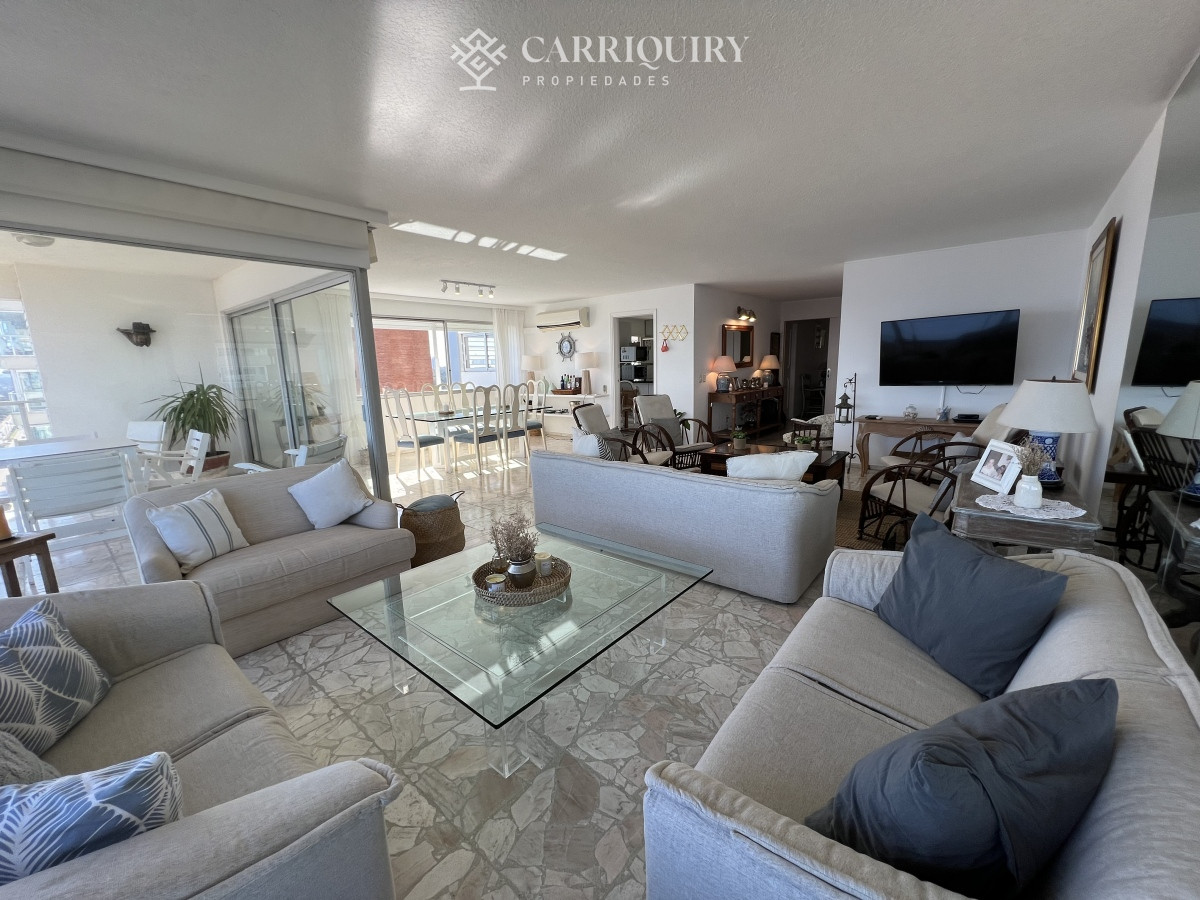 Apartamento ID.8639 - OPORTUNIDAD APARTAMENTO FRENTE AL MAR DE 3 DORMITORIOS EN PLAYA MANSA