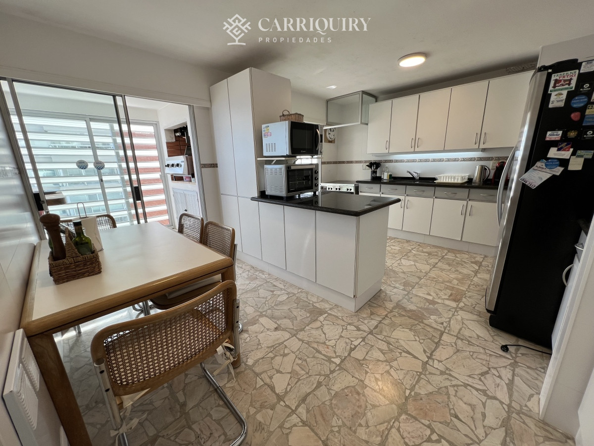 Apartamento ID.8639 - OPORTUNIDAD APARTAMENTO FRENTE AL MAR DE 3 DORMITORIOS EN PLAYA MANSA