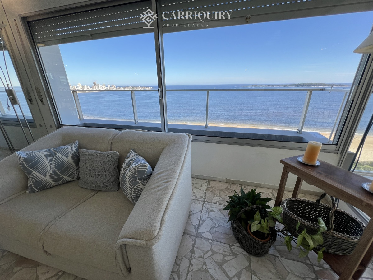 Apartamento ID.8639 - OPORTUNIDAD APARTAMENTO FRENTE AL MAR DE 3 DORMITORIOS EN PLAYA MANSA
