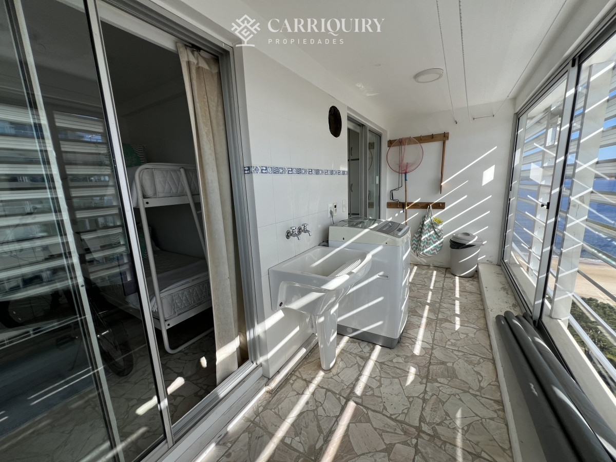 Apartamento ID.8639 - OPORTUNIDAD APARTAMENTO FRENTE AL MAR DE 3 DORMITORIOS EN PLAYA MANSA