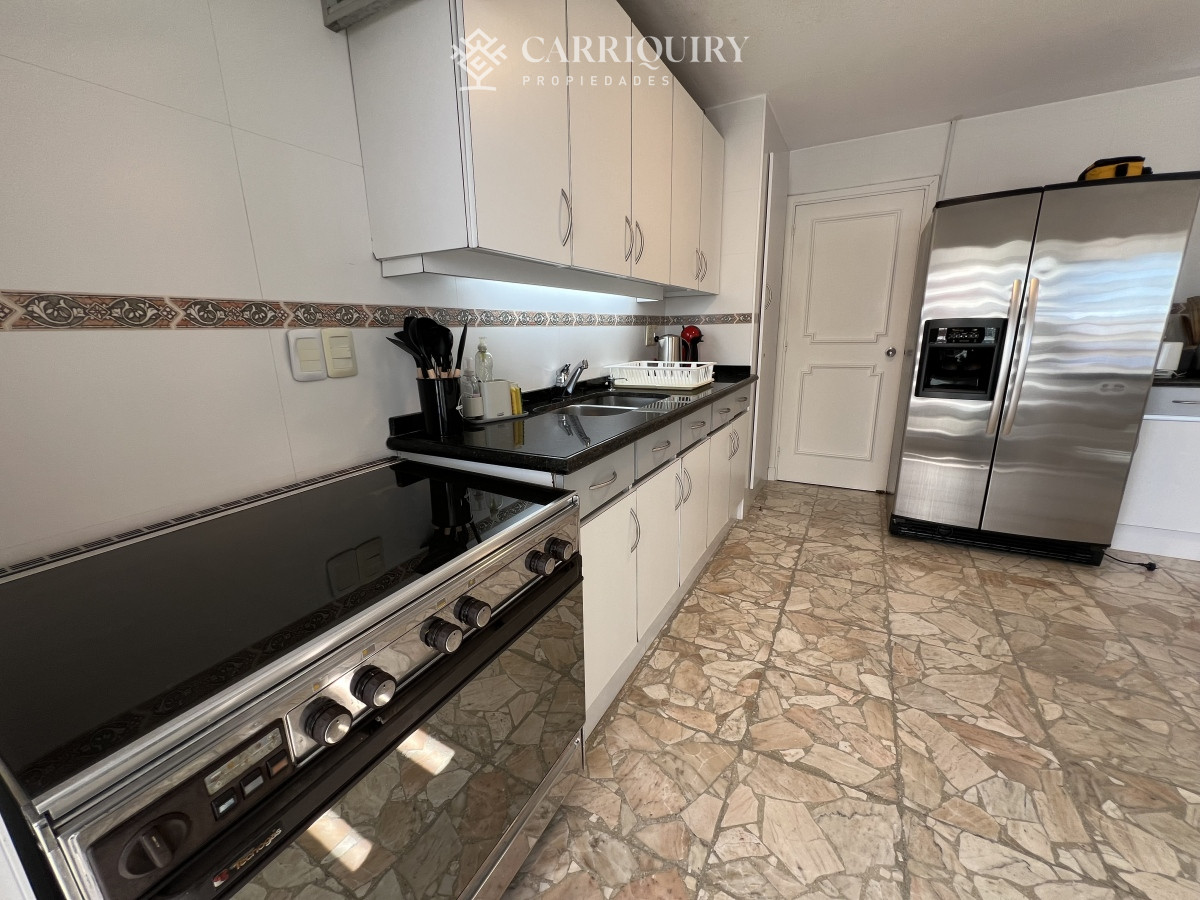 Apartamento ID.8639 - OPORTUNIDAD APARTAMENTO FRENTE AL MAR DE 3 DORMITORIOS EN PLAYA MANSA