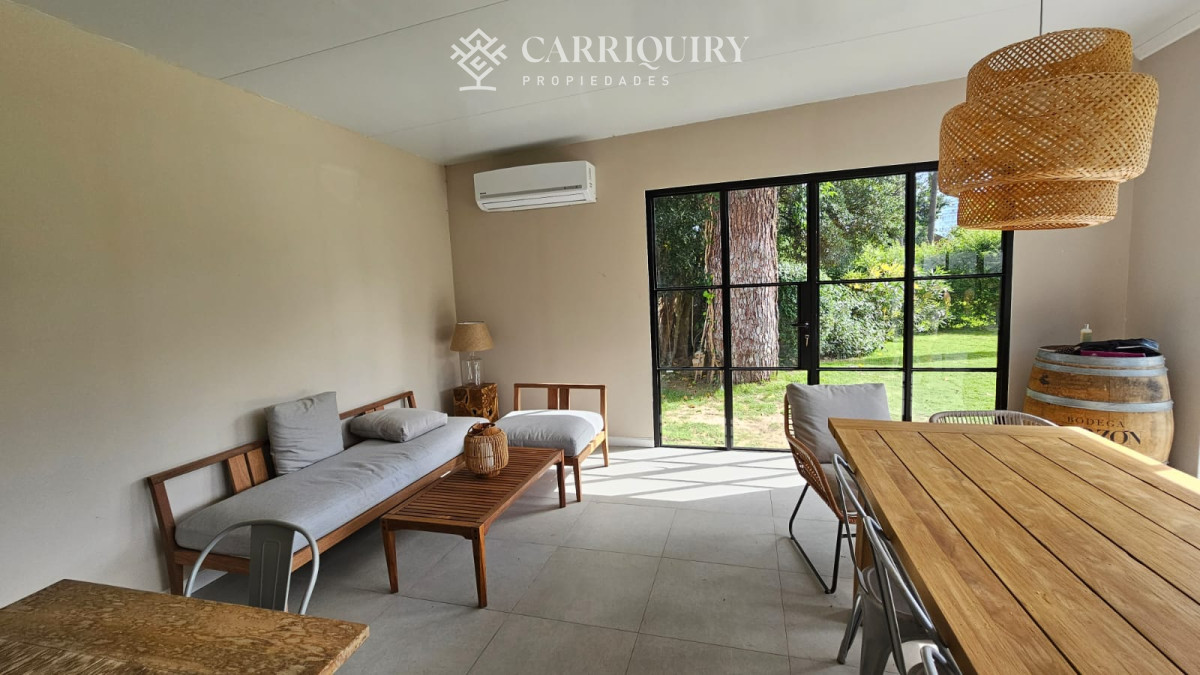 Casa ID.5834/Casa,-3-dorm,-punta-del-este,-jardines-de-cordoba,-alquiler-y-venta - lugano amplio jardin con piscina