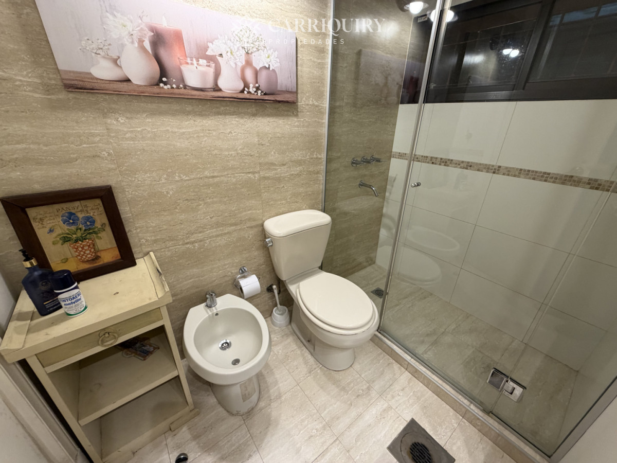 Casa ID.10229/Alquiler-de-temporada-en-hermosa-casa-con-piscina - Hermosa casa en VENTA  Playa Mansa -  Punta del Este