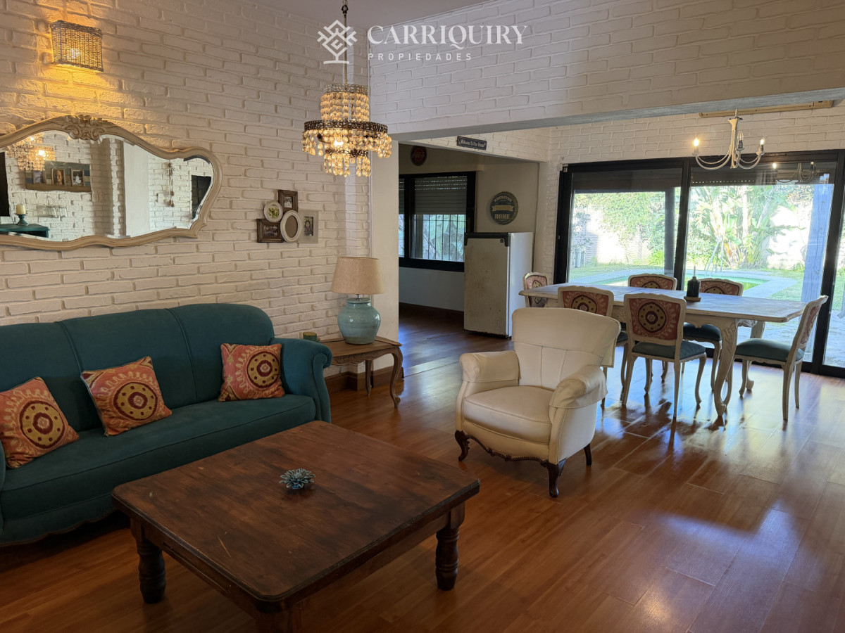Casa ID.10229/Alquiler-de-temporada-en-hermosa-casa-con-piscina - Hermosa casa en VENTA  Playa Mansa -  Punta del Este