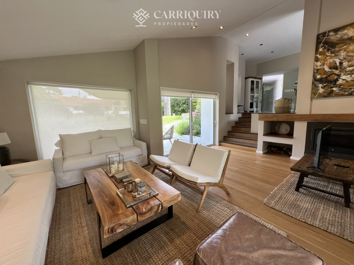 Casa ID.5834/Casa,-3-dorm,-punta-del-este,-jardines-de-cordoba,-alquiler-y-venta - lugano amplio jardin con piscina