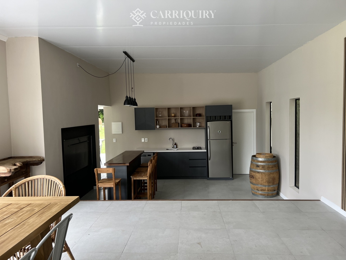Casa ID.5834/Casa,-3-dorm,-punta-del-este,-jardines-de-cordoba,-alquiler-y-venta - lugano amplio jardin con piscina