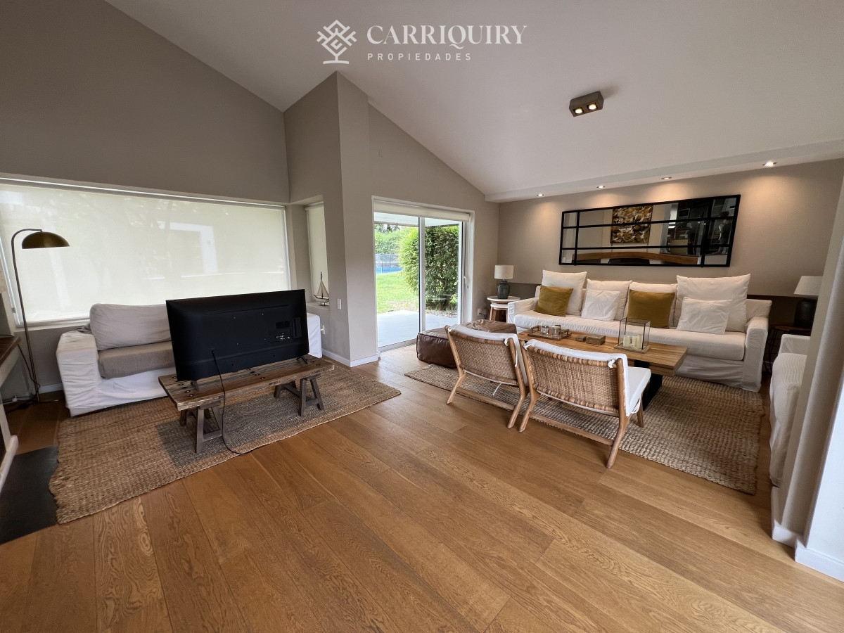 Casa ID.5834/Casa,-3-dorm,-punta-del-este,-jardines-de-cordoba,-alquiler-y-venta - lugano amplio jardin con piscina