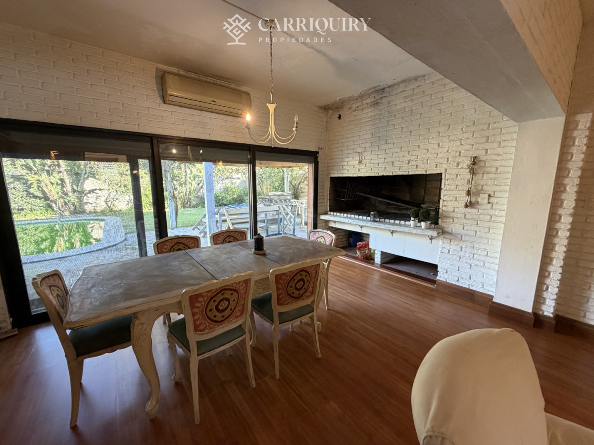 Casa ID.10229/Alquiler-de-temporada-en-hermosa-casa-con-piscina - Hermosa casa en VENTA  Playa Mansa -  Punta del Este