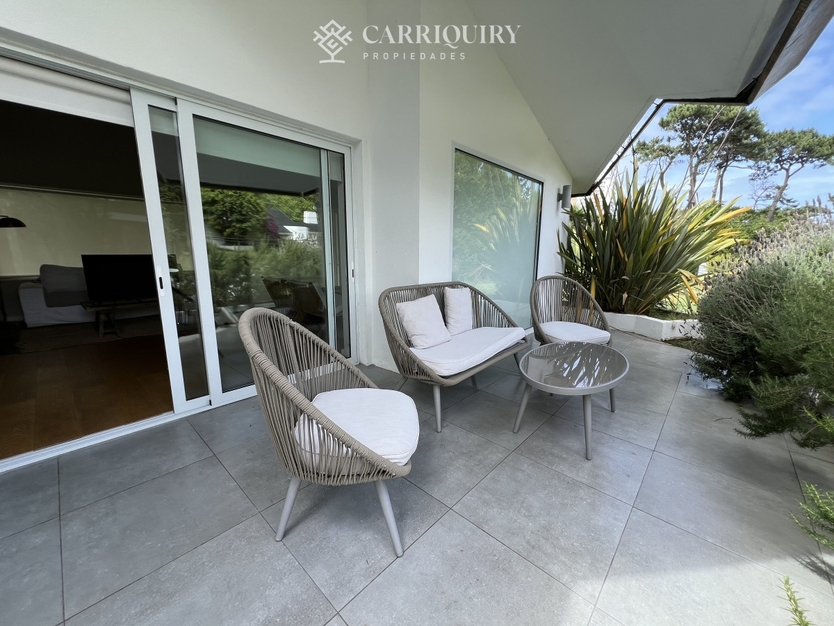 Casa ID.5834/Casa,-3-dorm,-punta-del-este,-jardines-de-cordoba,-alquiler-y-venta - lugano amplio jardin con piscina