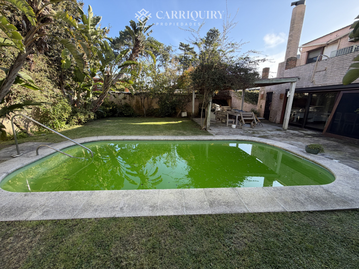Casa ID.10229/Alquiler-de-temporada-en-hermosa-casa-con-piscina - Hermosa casa en VENTA  Playa Mansa -  Punta del Este