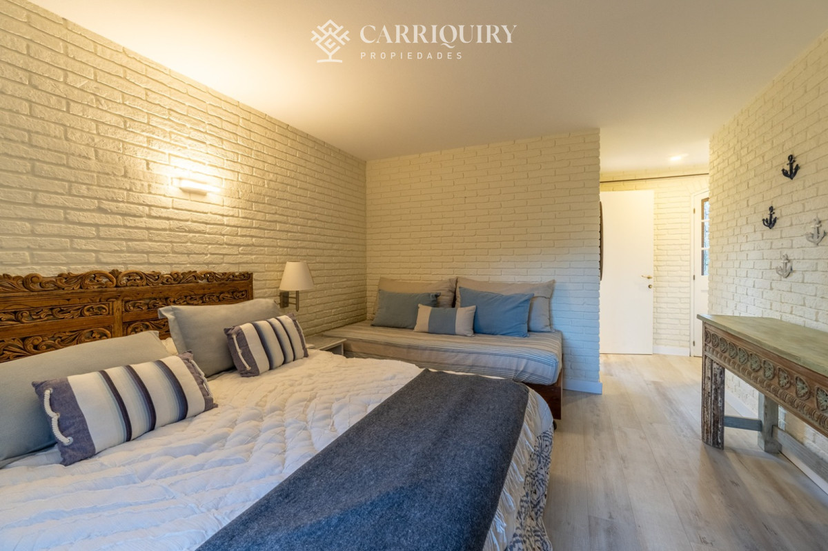 Casa ID.10282/Venta - ESPECTACULAR CASA EN ZONA SHOPPING 