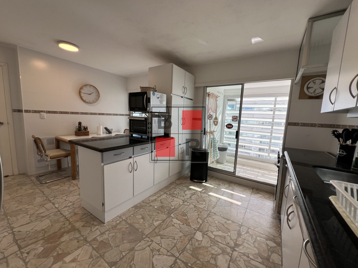 Apartamento ID.1270 - Retasado. Espectacular apartamento en venta en primera linea mansa