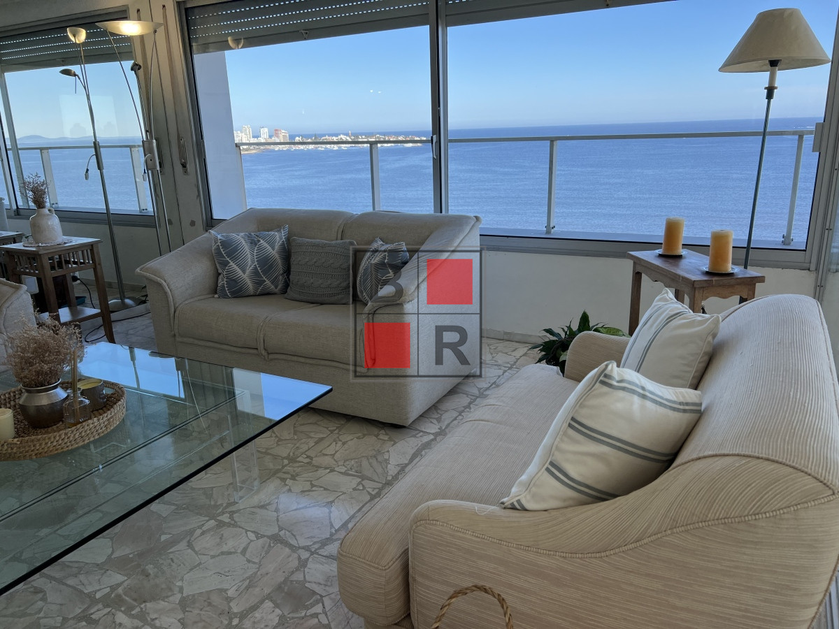 Apartamento ID.1270 - Retasado. Espectacular apartamento en venta en primera linea mansa