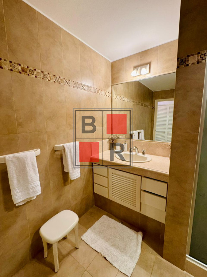Apartamento ID.1270 - Retasado. Espectacular apartamento en venta en primera linea mansa