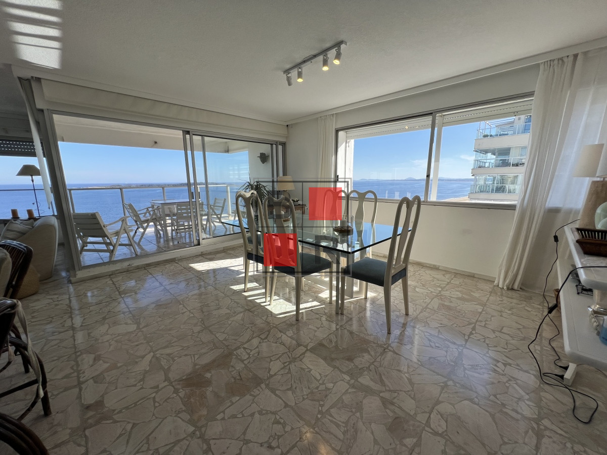 Apartamento ID.1270 - Retasado. Espectacular apartamento en venta en primera linea mansa