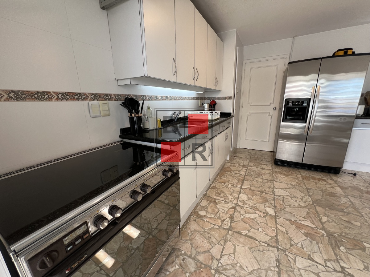 Apartamento ID.1270 - Retasado. Espectacular apartamento en venta en primera linea mansa