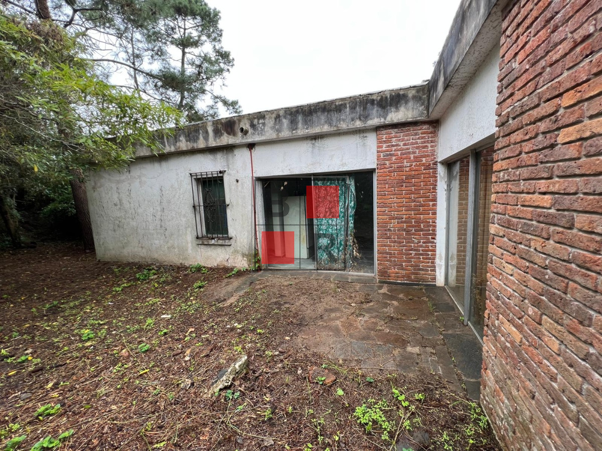 Casa ID.1307 - venta en pinares a metros del mar. oportunidad.