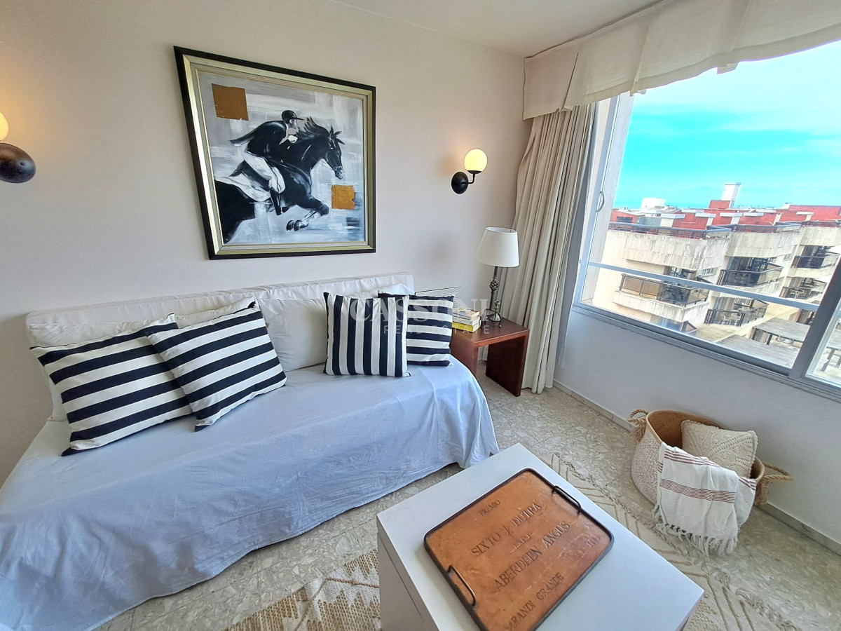 Apartamento ID.4788 - Venta. Península, 1 dormitorio y medio garaje.