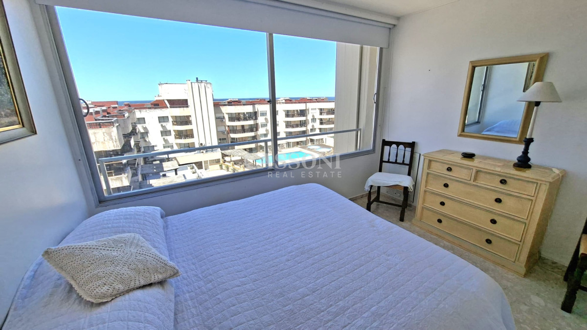 Apartamento ID.4788 - Venta. Península, 1 dormitorio y medio garaje.