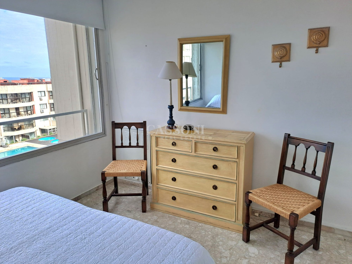 Apartamento ID.4788 - Venta. Península, 1 dormitorio y medio garaje.