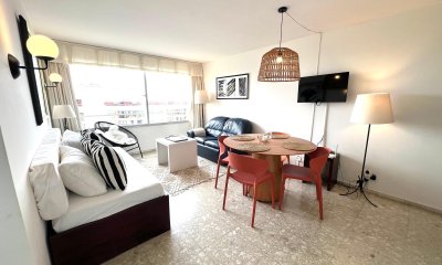 Venta. Península, 1 dormitorio y medio garaje.