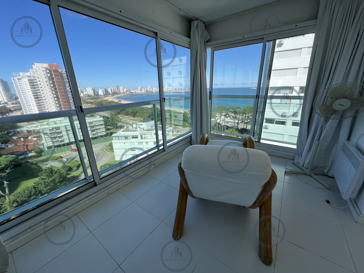 Apartamento ID.1952 - Apartamento de 2 Dormitorios a metros del Mar con Vista, Playa Mansa en Venta