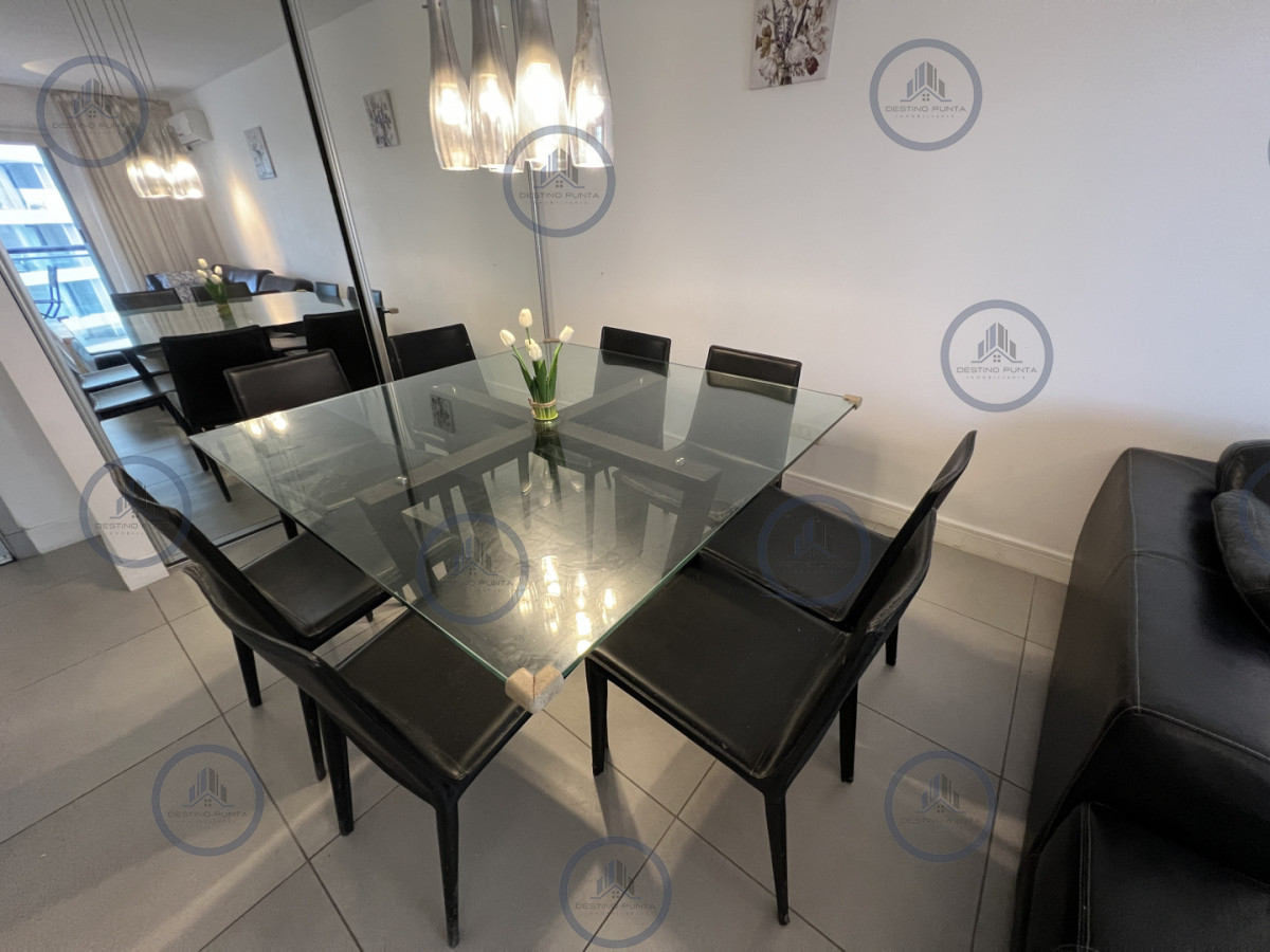 Apartamento ID.3118 - Moderno Apartamento de 2 Dormitorios con Parrillero, a metros del mar. Punta del Este