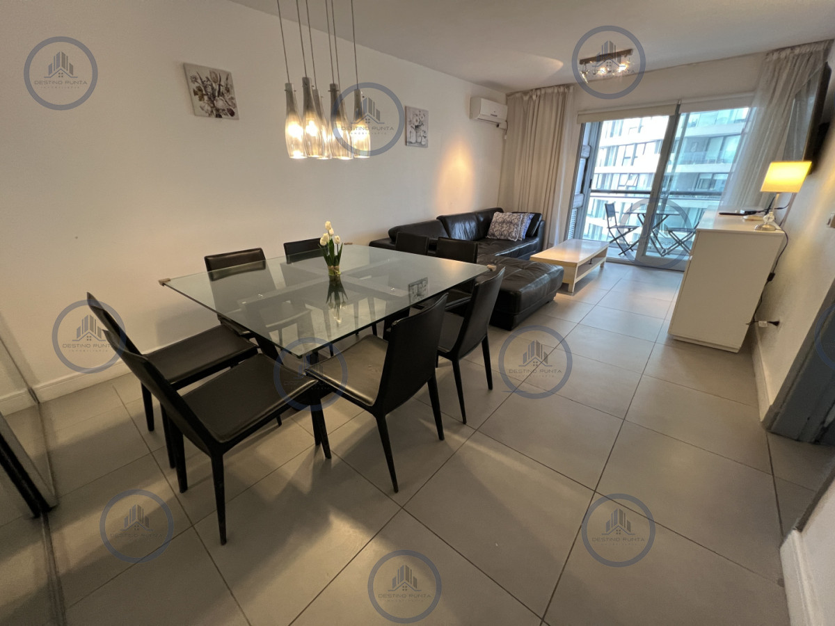 Apartamento ID.3118 - Moderno Apartamento de 2 Dormitorios con Parrillero, a metros del mar. Punta del Este