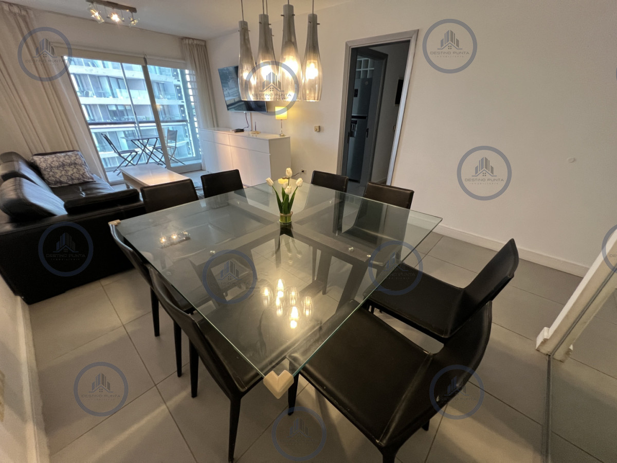 Apartamento ID.3118 - Moderno Apartamento de 2 Dormitorios con Parrillero, a metros del mar. Punta del Este
