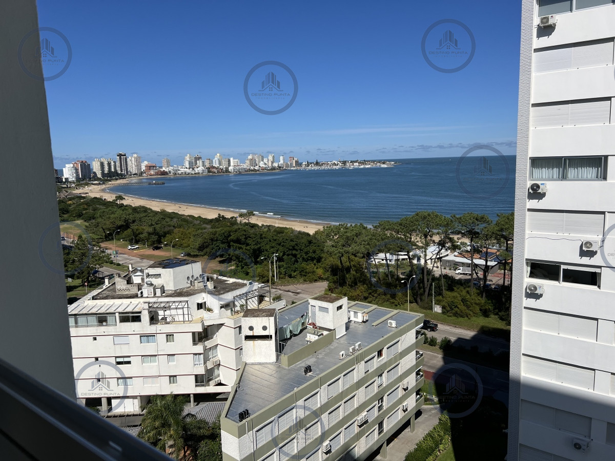 Apartamento ID.1952 - Apartamento de 2 Dormitorios a metros del Mar con Vista, Playa Mansa en Venta