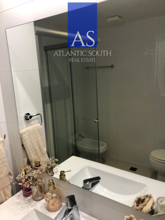 Apartamento ID.5156 - Apartamento de 3 dormitorios con balcón y garaje en la zona del Club Cantegril, Punta del Este