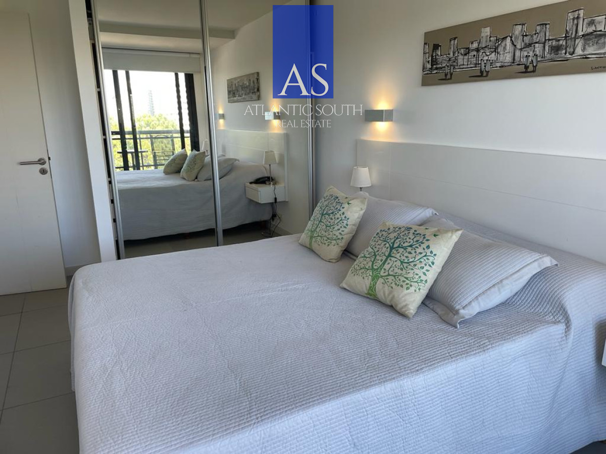 Apartamento ID.4032 - Apartamento piso alto con vista al mar moderno, bajos gastos con servicios, cochera